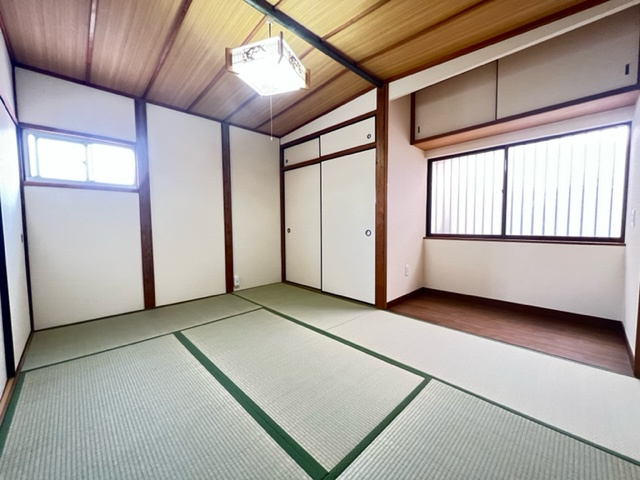 福田412戸建の寝室