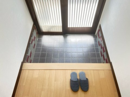 福田412戸建の玄関