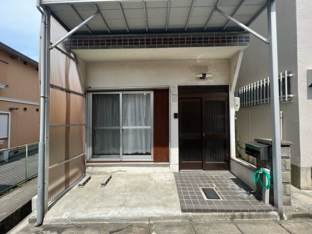 福田412戸建のエントランス