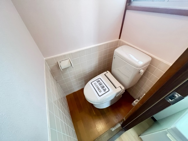 福田412戸建のトイレ