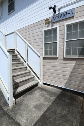 ハイツパルテールのエントランス