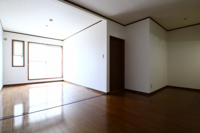 ハイツパルテールの居間・リビング