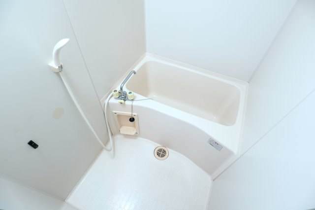 ハイツパルテールの浴室