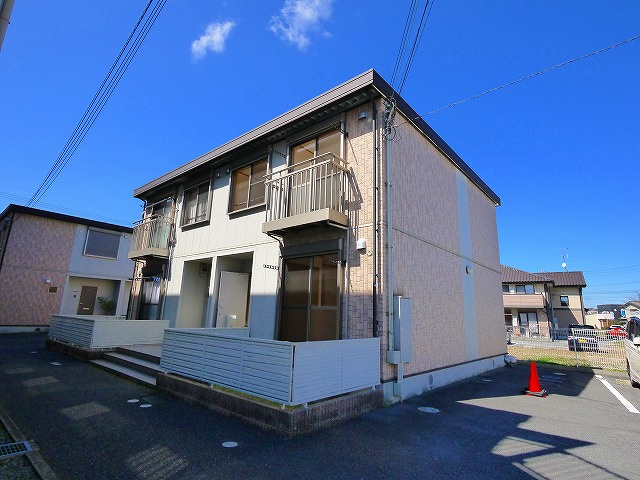 リヴェールタウンBの外観