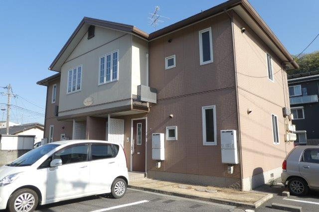 倉敷市西中新田のアパートの外観