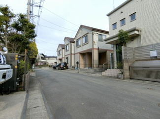 【前面道路含む現地写真】