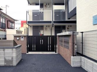 レオパレスファンソのエントランス