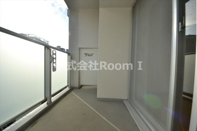 【バルコニー】 | アーバネックス北浜 | 開放的で明るい空間を演出してくれるバルコニーです