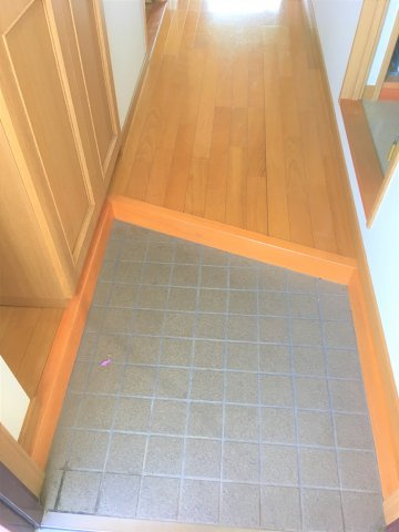シャンティの玄関|収納もある玄関です