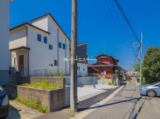 【前面道路含む現地写真】