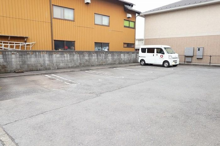 グランドソレーユ.Kの駐車場