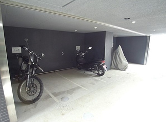 【駐車場】