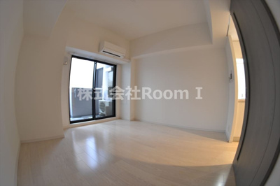 【洋室】 | Ｓ－ＲＥＳＩＤＥＮＣＥ谷町五丁目 | 広々とした洋室です