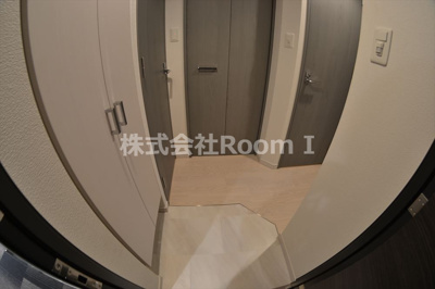 【玄関】 | Ｓ－ＲＥＳＩＤＥＮＣＥ谷町五丁目 | シンプルで使いやすい玄関です