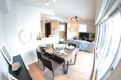 【居間・リビング】 | S-FORT大阪同心 | ゆったり過ごせる居間です