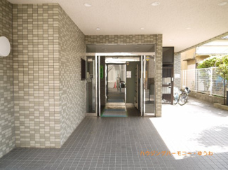 【エントランス】