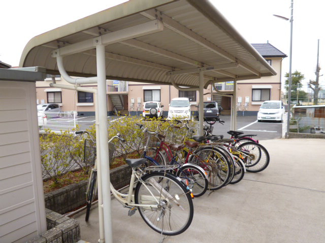 倉敷市日吉町のアパートのその他共用部分|自転車置き場