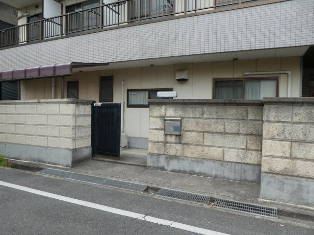 高石市綾園　貸店舗　[物件番号：181810]の外観