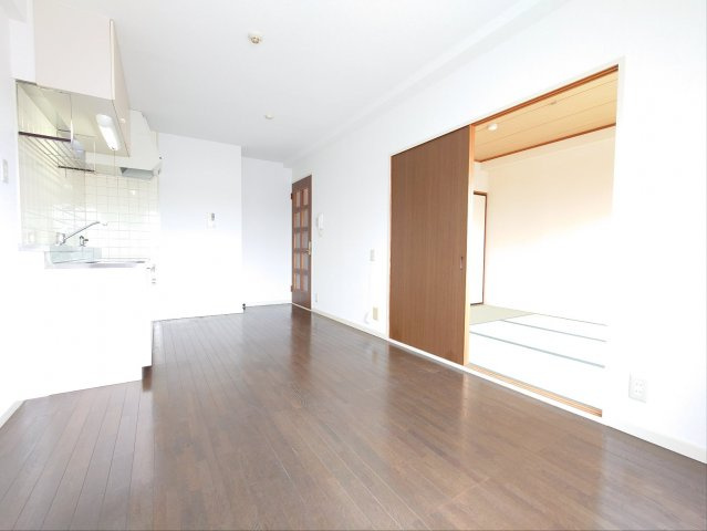 ヴィラ狭山の居間・リビング