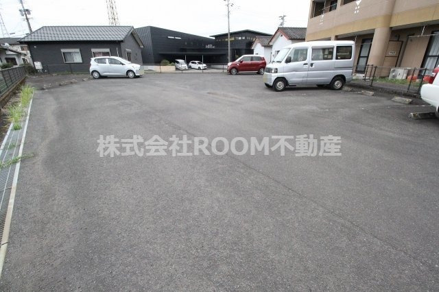 プランドールソフィアの駐車場