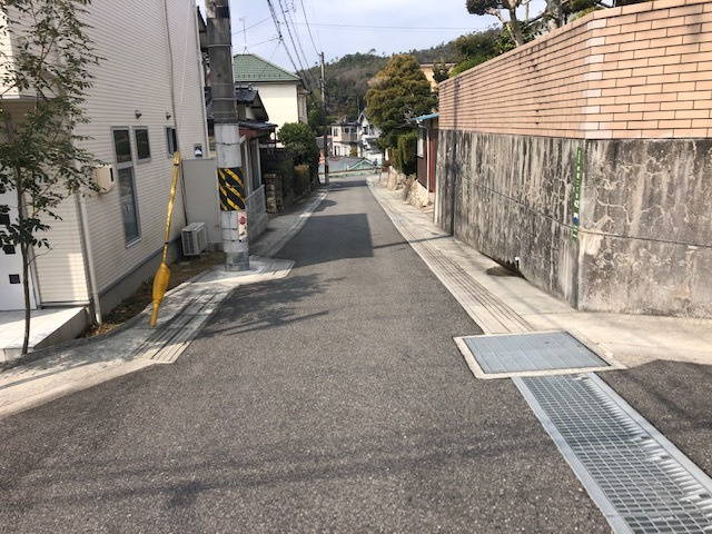 中古戸建 伴東2丁目の前面道路含む現地写真
