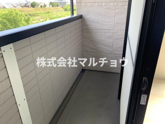リバーサイドのバルコニー|お洗濯にも便利なバルコニー付き