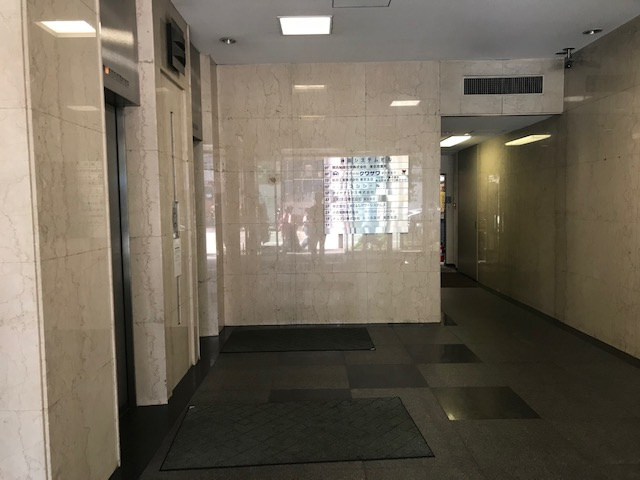 神田システムビルのエントランス