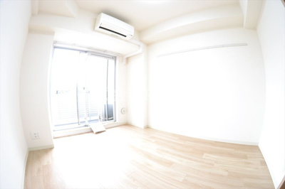 【居間・リビング】 | プレサンス北浜パレス | 使いやすいリビングです