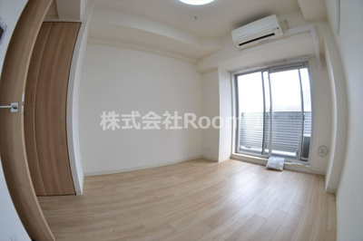 【居間・リビング】 | プレサンス北浜パレス | こちらの居間で趣味の時間をお楽しみください