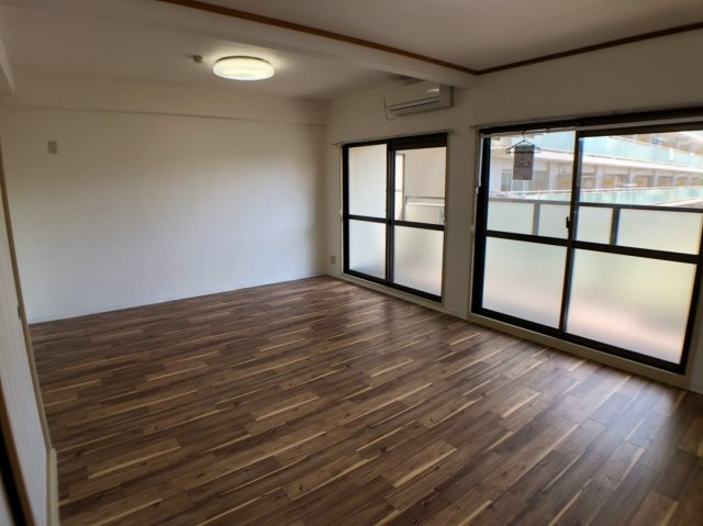 友井グレイスの居間・リビング