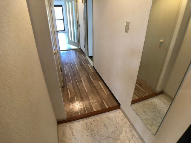 友井グレイスの玄関