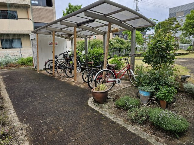 パークス・ワンのその他共用部分|屋根付き駐輪場です