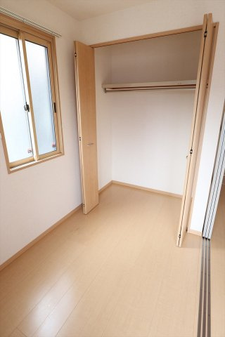 クレールレセンテA棟の居間・リビング