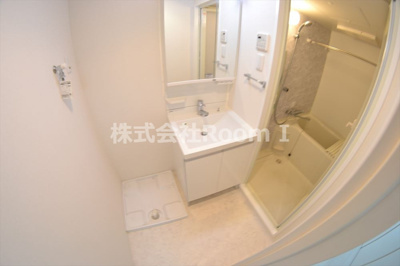 【洗面所】 | スプランディッド淀屋橋DUE | 忙しい朝には欠かせない洗面所です