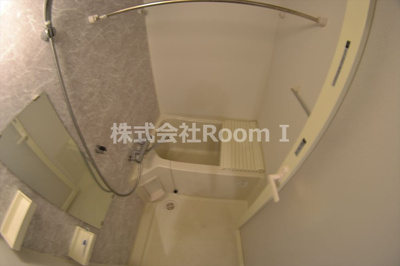 【浴室】 | スプランディッド淀屋橋DUE | コンパクトで使いやすいお風呂です