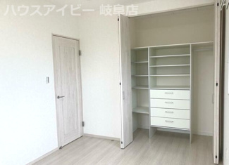 【収納】 | 揖斐郡池田町　中古住宅　お車スペース5台可能！倉庫、カーポート付いてます♪太陽光発電10KW搭載！！ | 揖斐郡池田町　中古住宅　お車スペース5台可能！倉庫、カーポート付いてます♪太陽光発電10KW搭載！！