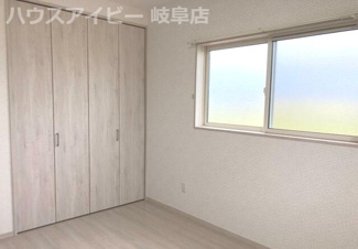 【洋室】 | 揖斐郡池田町　中古住宅　お車スペース5台可能！倉庫、カーポート付いてます♪太陽光発電10KW搭載！！ | 揖斐郡池田町　中古住宅　お車スペース5台可能！倉庫、カーポート付いてます♪太陽光発電10KW搭載！！