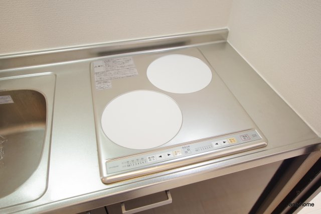 ラ・ヴィ江坂イースト　仲介手数料無料のキッチン