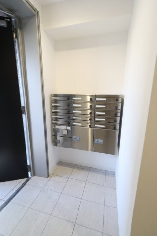 amenity新杉田の玄関