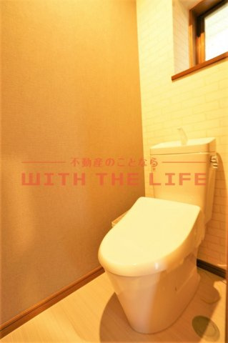 川島ハイツ【キャッシュバック対象】のトイレ|落ち着いた色調のトイレです