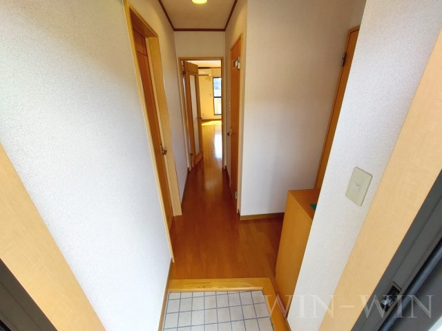 アリスト・ヴィラK A棟の玄関