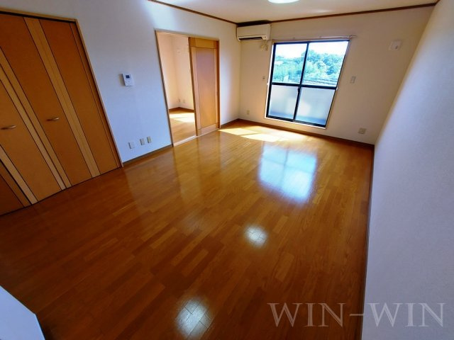 アリスト・ヴィラK A棟の居間・リビング