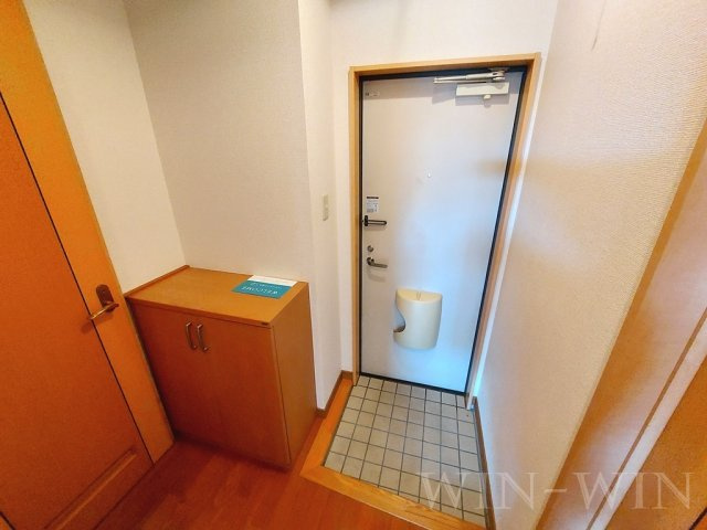 アリスト・ヴィラK A棟の玄関