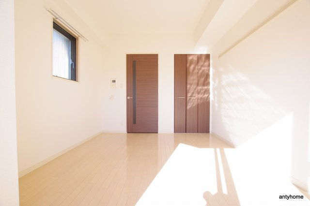 プレサンス梅田北パワーゲート　仲介手数料無料の居間・リビング