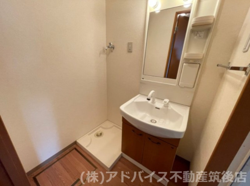 筑後市大字上北島の賃貸マンションの洗面所