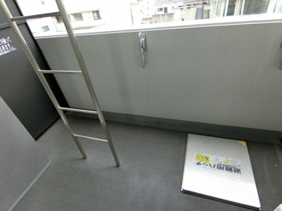 【バルコニー】 | サムティ神戸BENIR | 開放的で明るい空間を演出してくれるバルコニーです