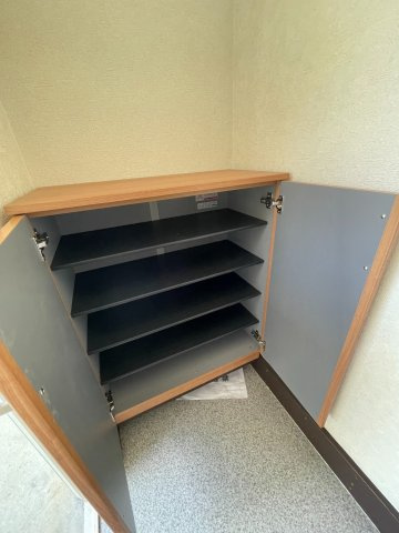 第2ひばりマンションの玄関