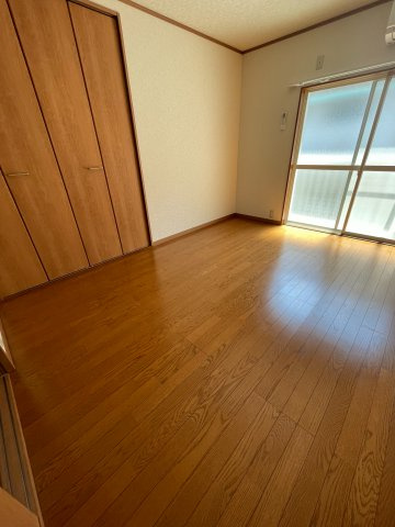 第2ひばりマンションの居間・リビング