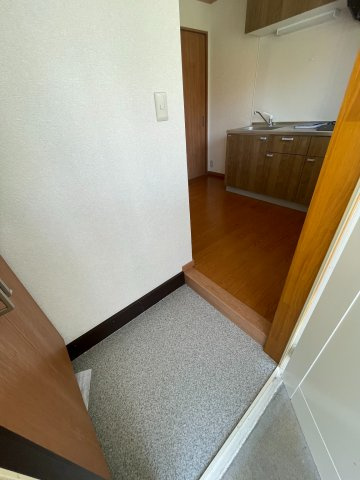 第2ひばりマンションの玄関