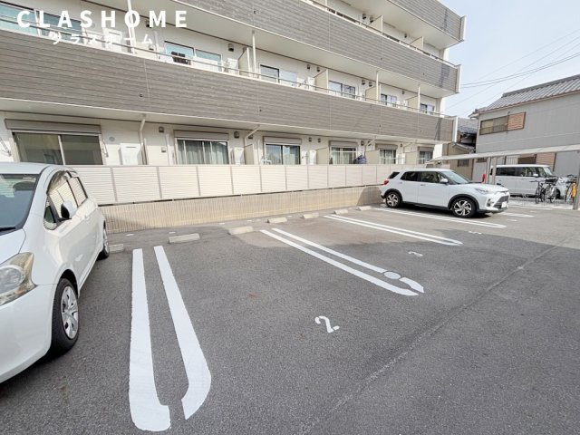シャルールKT　　 刈谷市近郊の賃貸はクラスホーム刈谷店の駐車場